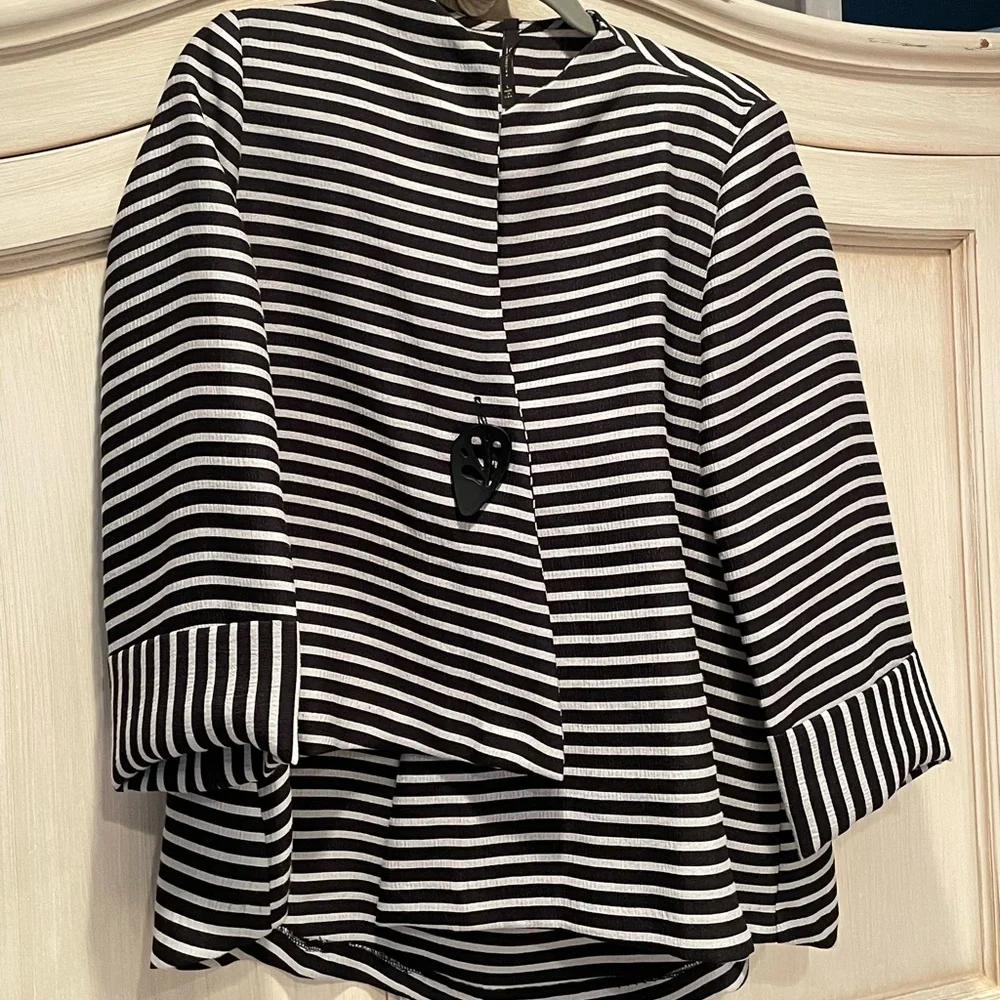 Jacket - Picture 1 of 4